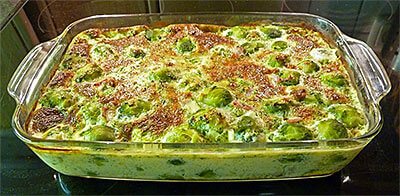 Casserole with Brussels sprouts and hazelnuts